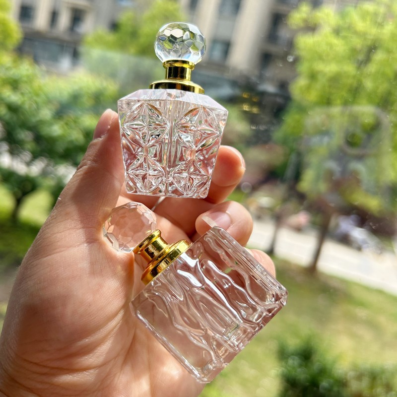 Luxury Skincare Packaging - น้ำหอมเปล่ารีฟิลได้ขวดน้ำหอมรถขวดแก้วฝาปั๊มของขวัญคริสตัลตกแต่งคริสตัลวินเทจ Essential ขวดใส่น้ำมัน